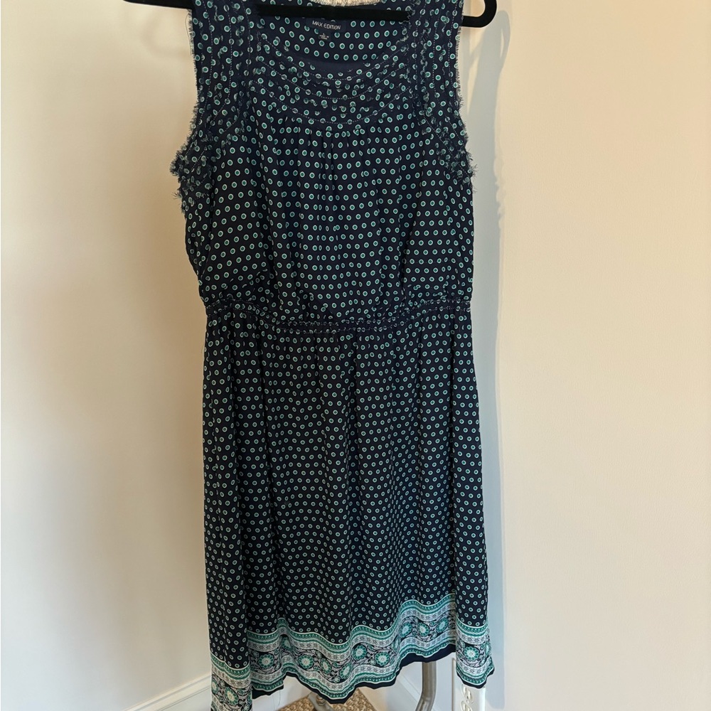 Max Edition Dress - Picture 2 of 6